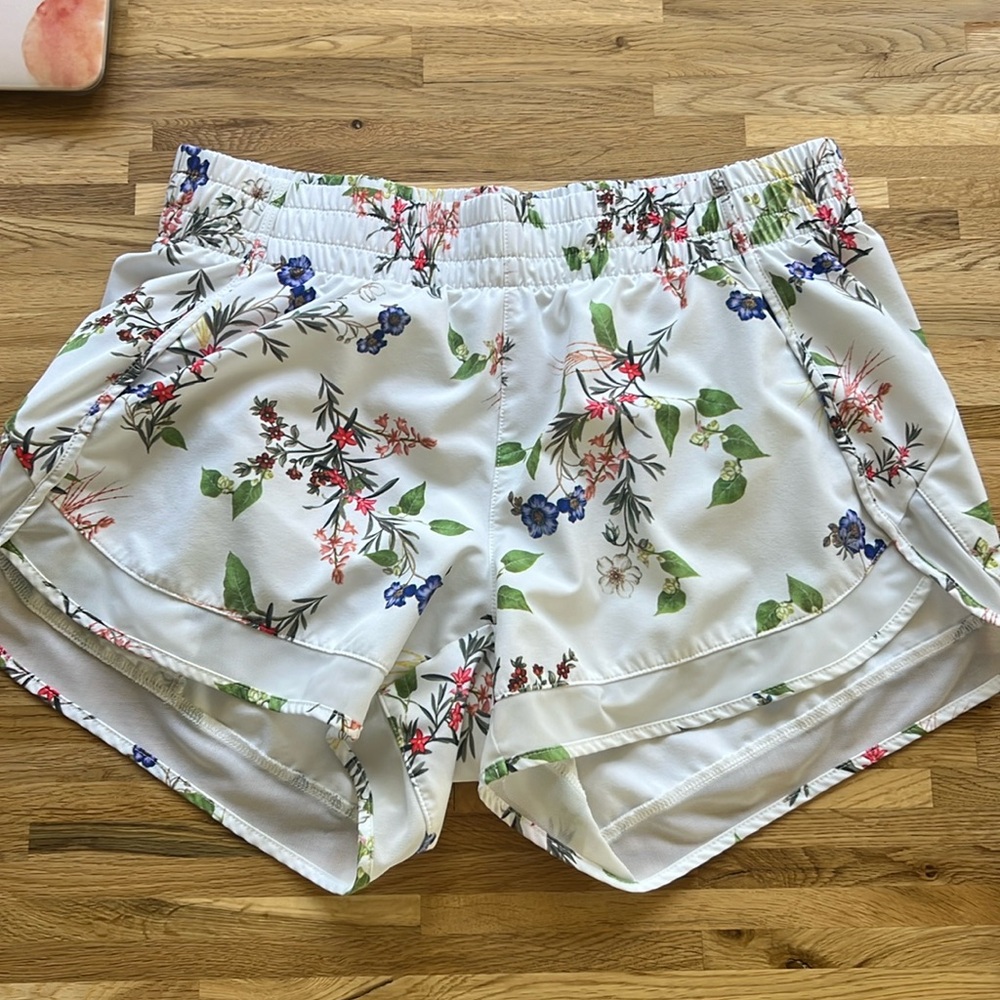 Athleta flower shorts
